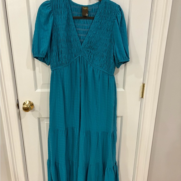 Taylor Dresses & Skirts - Taylor Teal Smocked V-Neck Maxi Dress with Puff Sleeves